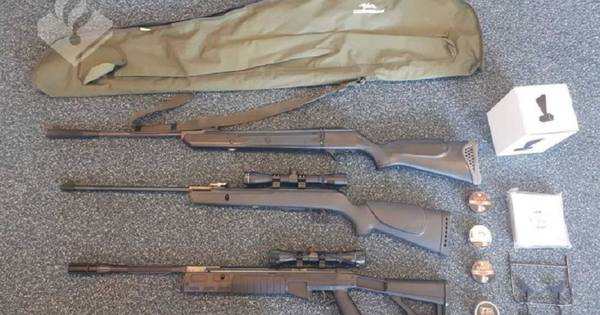 Om een paar luchtbuks geweertjes. Had ook gewoon de wijkagent op afgestuurd kunnen worden hoor maar zeker weer via de NSB kliklijn gegaan.