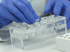 Les pays voisins commandent des millions de tests rapides, mais pas la Belgique