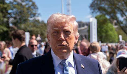 ‘Extreem ziek persoon’ en ‘misselijkmakend’: felle kritiek op dreigement Trump ‘hele beschaving’ uit te roeien