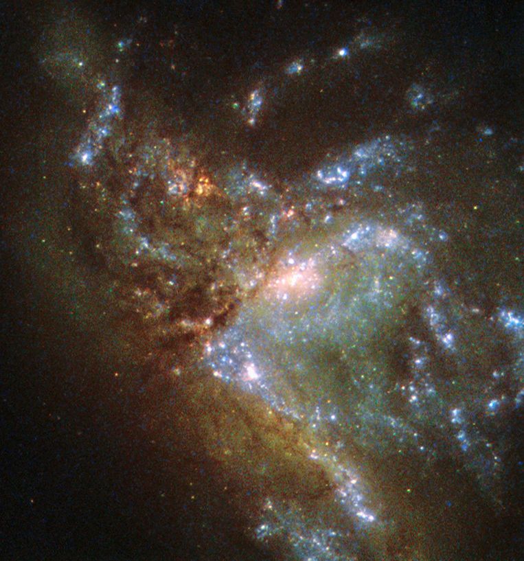 De botsende stelsels werden eerder met Hubbles Wide Field-camera 2 gefotografeerd. De nieuwe beelden zijn gemaakt met diens opvolger, nummer 3.