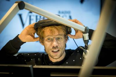 Giel Beelen geweigerd op NPO-feestje en   Sylvie in luie bui