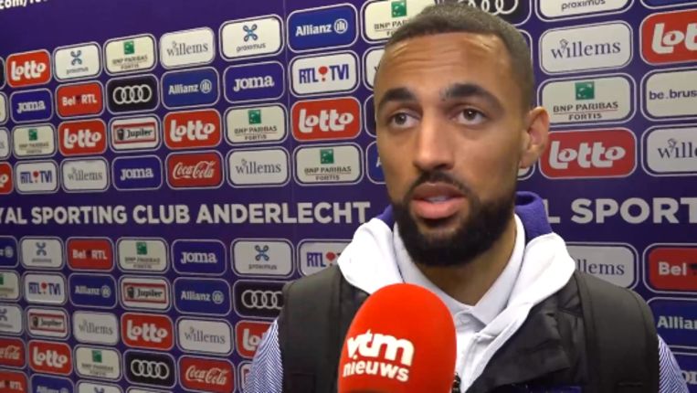 Roofe: "Dat het niet mooi was? We hebben gewonnen en dat ...