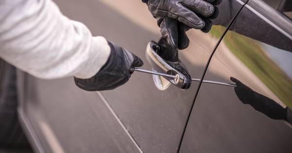Opsporing Verzocht zoomt in op inbraak bestelbus in Westervoort.
