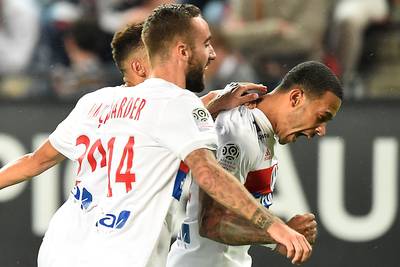 Depay zet Lyon op goede spoor tegen Rennes