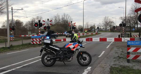 Geen treinen tussen Raalte en Nijverdal na aanrijding op het spoor.