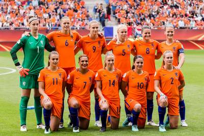 LIVE: Oranje Leeuwinnen nemen het op tegen Denemarken