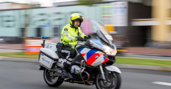 Prachtige prestatie Politie 'Meisje (8) gereanimeerd door agenten in Veenendaal: ‘Bij kinderen wil je nog sneller ter plaatse zijn'' .