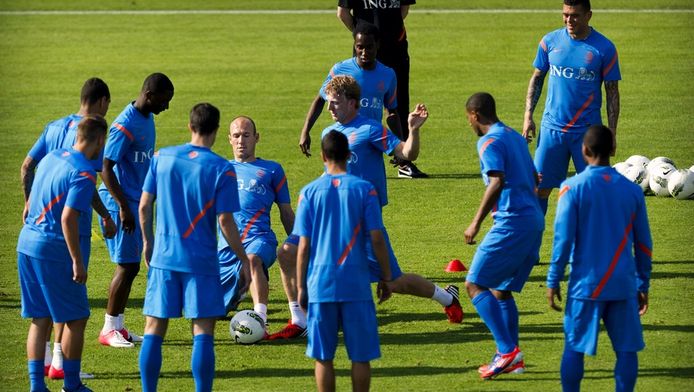 Dit Zijn De 23 Spelers Van Oranje Tijdens Het Ek Voetbal Sport Bd Nl