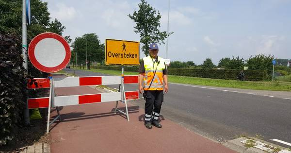 Verkeersregelaar Chris baalt van aso's die hem negeren