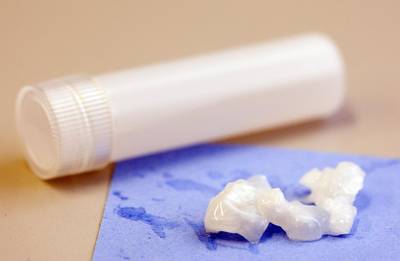 Psychoot springt onder invloed van GHB in gracht en valt in ziekenhuispyjama beveiliger aan