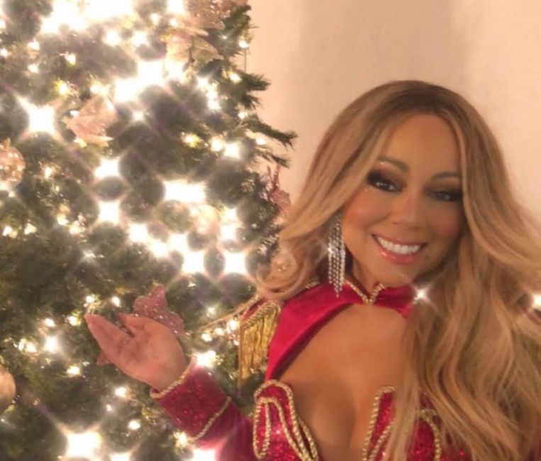 Mariah Carey toont diepe decolleté in feestelijke nieuwe Instagramfoto