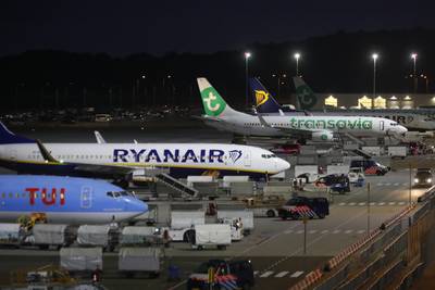 Bommelding op Eindhoven Airport, vliegtuig aan de grond gehouden