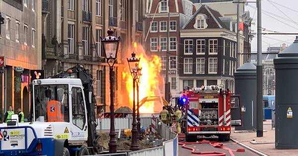 Flinke brand uitgebroken voor Centraal Station Amsterdam | Binnenland - Tubantia