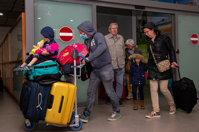Illustration picture shows as Belgian tourists from the Hotel H10 Costa Adeje Palace are back in Belgium, after two weeks in quarantine due to the outbreak of coronavirus in the island of Tenerife, in the early hours of Friday 06 March 2020. BELGA PHOTO KURT DESPLENTER
