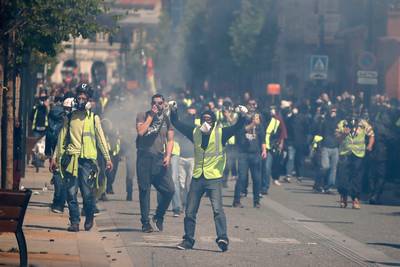 Gele hesjes slaags met politie in Toulouse