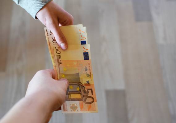 Het geldgeheim van Quirine (26): “Mijn ouders betalen alles voor me”