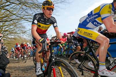 Val weerhoudt Naesen niet van deelname aan Ronde van Vlaanderen