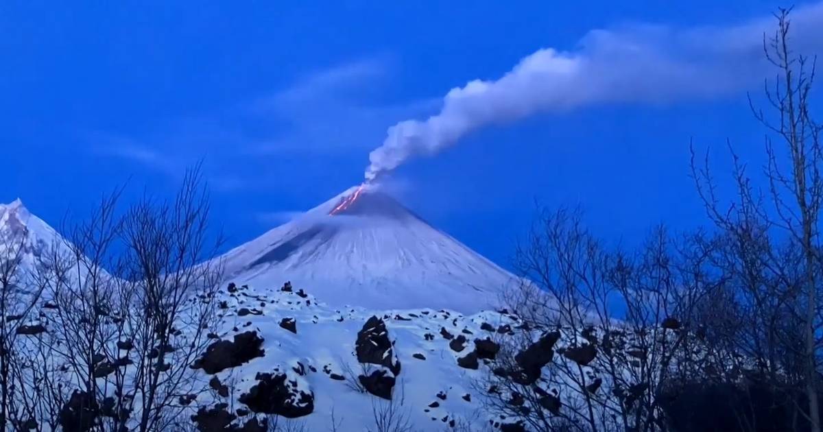  Le plus  grand  volcan  d Eurasie est entr  en ruption 