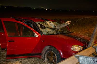 Paal doorboort auto bij ernstig ongeluk op A16: vijf gewonden, dronken automobilist aangehouden