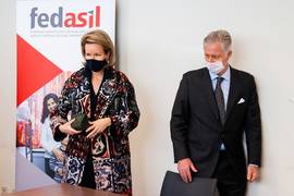 Belgische koning Filip en koningin Mathilde vangen 3 Oekraïense gezinnen op