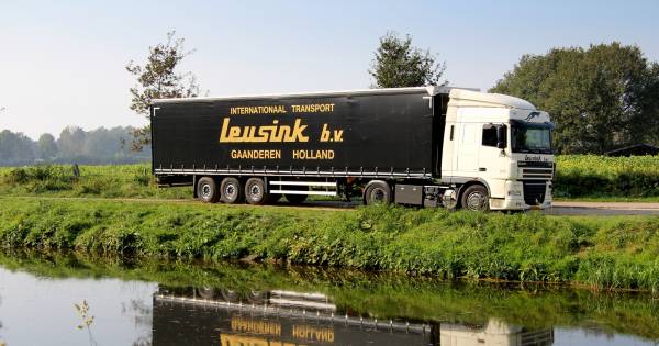 Transportbedrijf Leusink uit Gaanderen opnieuw failliet; zo'n 45 werknemers op straat - De Gelderlan