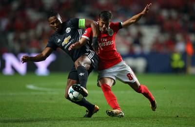 United blijft ongeslagen na moeizame zege in Lissabon