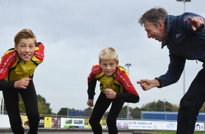 Schaatsclub Lek en Linge populair: ‘Leren lopen, fietsen en dán schaatsen’