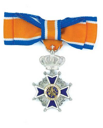 Lintjes voor de boegbeelden van de Nispense heem