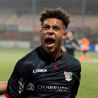 NEC doet uitstekende zaken in eerste periode, De Graafschap speelt weer gelijk