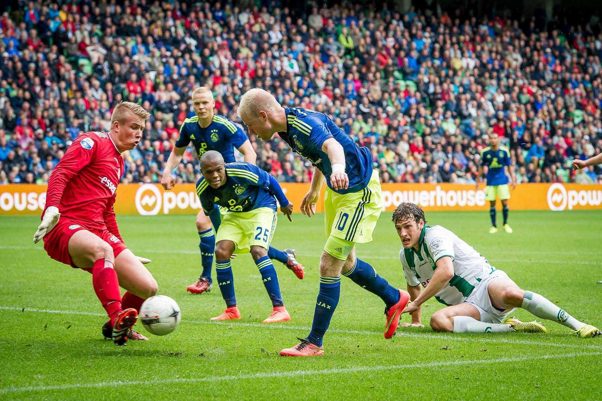 Pijnlijke nederlaag Ajax bij FC Groningen Trouw