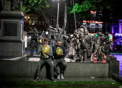Amsterdam legt verkoop lachgas op straat aan banden