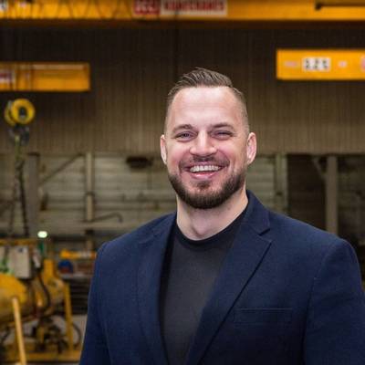 'Beer van een vent' Chris (31) tilt auto op en redt fietser in Breda: 'Ik heb gewoon een bierbuikje, hoor’