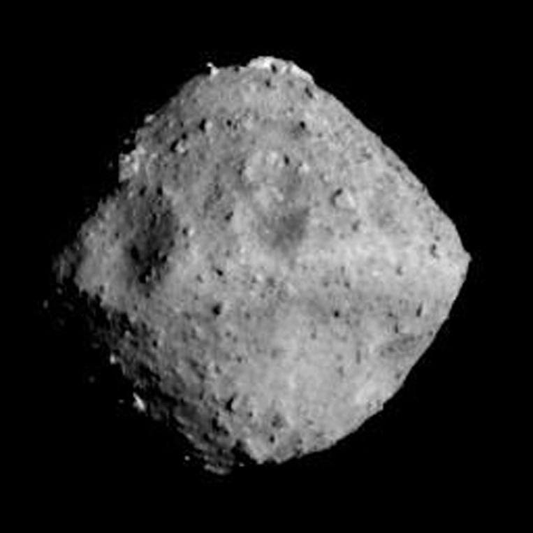 Een foto van de Ryugu-asteroïde die werd genomen op 24 juni 2018.