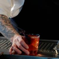 Shiso negroni: een cocktail geïnspireerd door Japanse finesse en de zomer