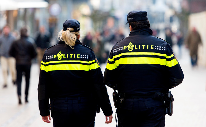 Met Spoed Gezocht Allochtone Agent Hoofddoek Bij Politie Ad Nl