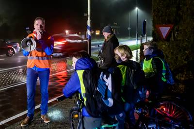Slimme straatlamp komt fietsende schooljeugd uit Chaam te hulp