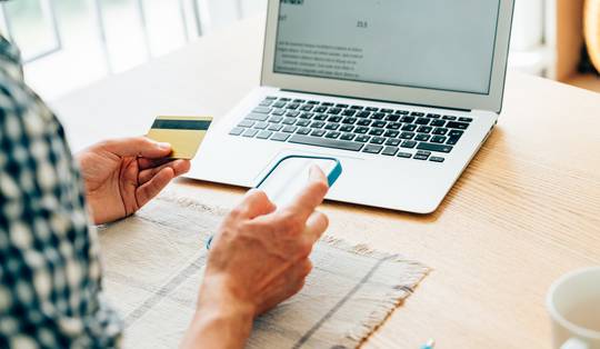 8 euro per maand voor een antifraudeverzekering bij de bank: de moeite of zelf een vorm van oplichting? ‘Je vermijdt vooral netelige discussies’