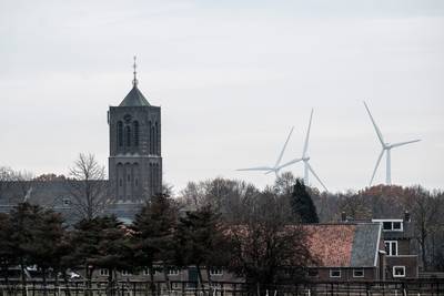 Azewijn woedend om windmolens: ‘Wij worden zo een afvoerputje’