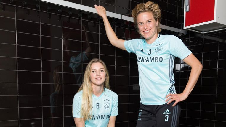 Daphne Koster En Anouk Hoogendijk Het Beeld Van Voetbalmeisje Is Veranderd Het Parool