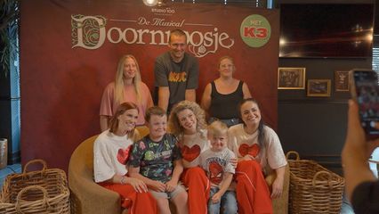 14. Wij waren bruidsmeisjes!