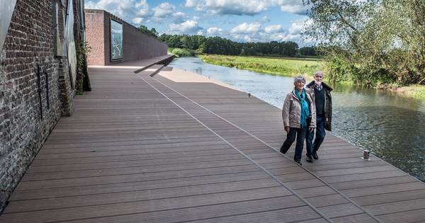 Nieuw vlonderpad over Niers zorgt voor verdeeldheid in Gennep - De Gelderlander