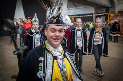 Prins Matthijs van Oeffelt mist een been: ‘Een polonaise in de rolstoel is geen probleem!’
