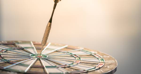 Wie bereikt knockout bij dartstoernooi in 't Caf in Bruchem?