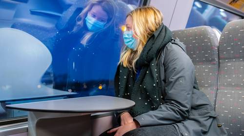 De trein is altijd een beetje... aan het raampje zitten: ook virologen verrast door maatregel van Overlegcomité