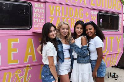 Deldens zangeres Demi (14) huilt en lacht: ze mag toch de finale songfestival in Polen