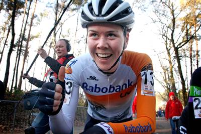 Veldrijdster De Jong maakt op 1 januari rentree na knieblessure