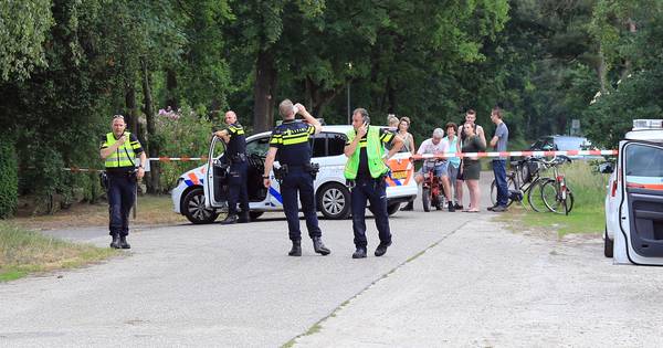 Bewoner van boerderij in Milheeze kapot van vondst dode en zwaargewonde man: 'Noodlottig ongeval'