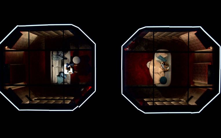 Zo zien de pods eruit: links de man, rechts de vrouw. Ze kunnen elkaar horen, maar niet zien. 