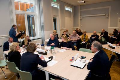 Open onderhandelen, maar niet over 'de poppetjes'