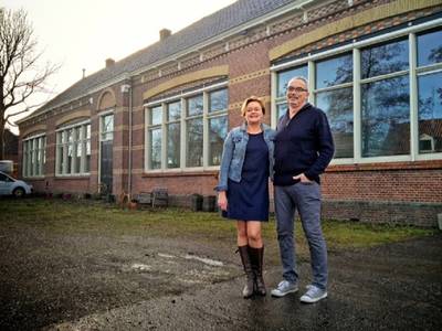 Pech-stel uit file voor probleembrug Afsluitdijk mag gratis uit eten